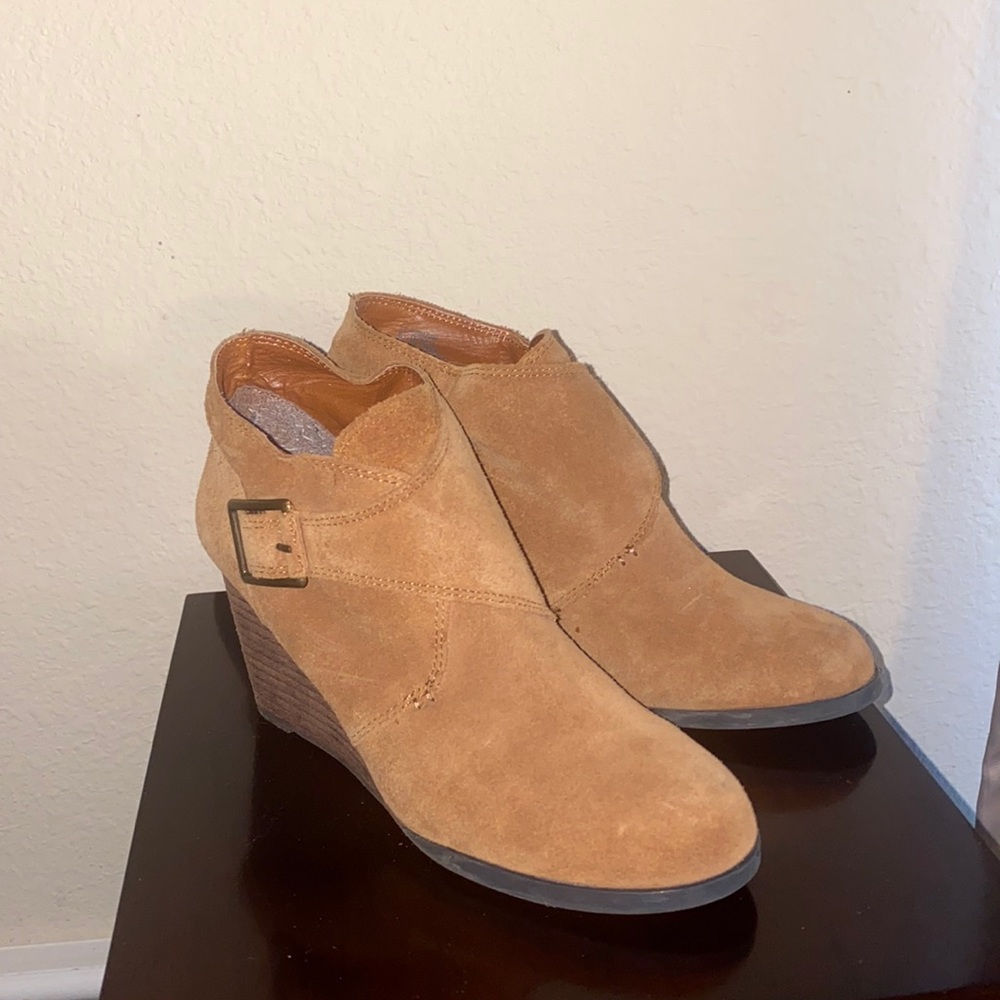 Lucky Brand tan wedge boots